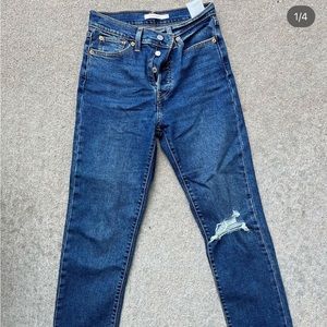 Levi’s wedge straight jean